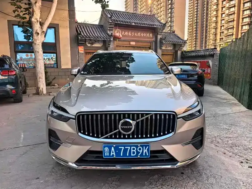Volvo XC60 — фото 8
