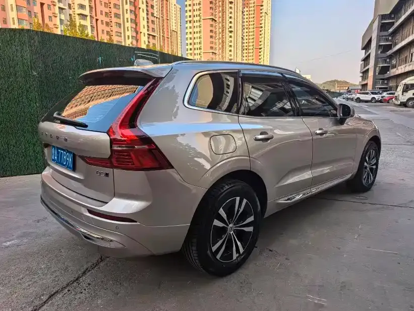 Volvo XC60 — фото 4