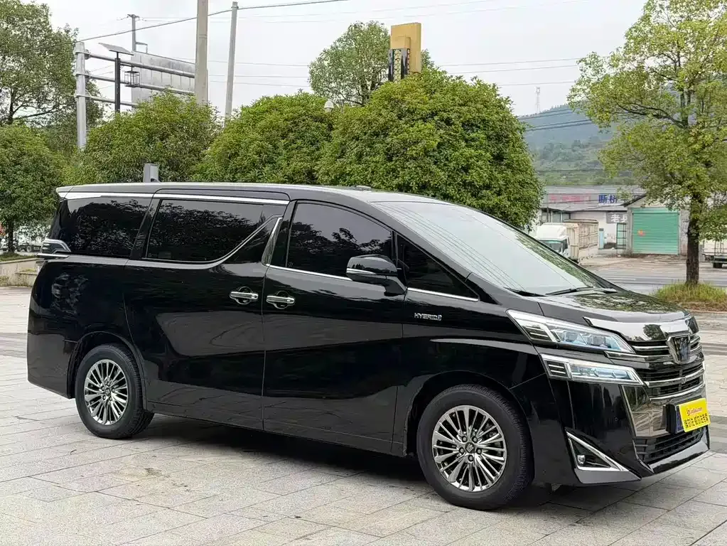 Toyota Vellfire — фото 4