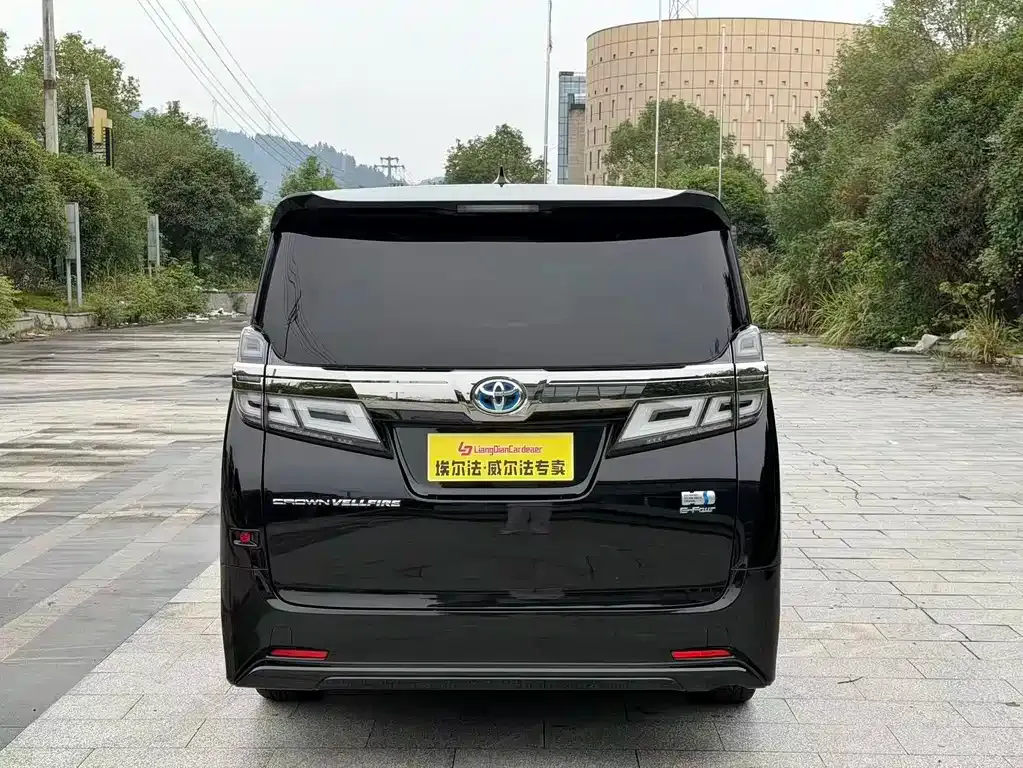 Toyota Vellfire — фото 7