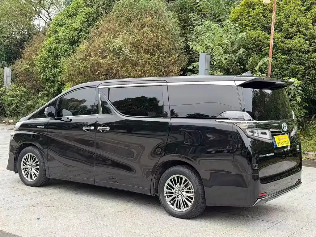 Toyota Vellfire — фото 8