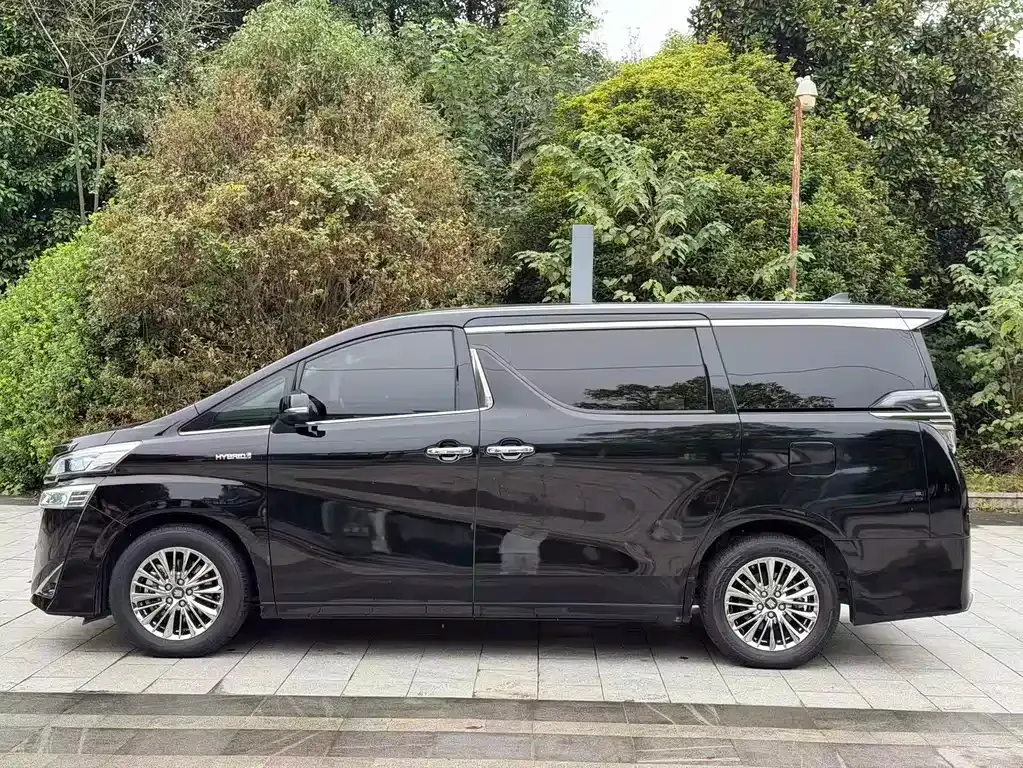 Toyota Vellfire — фото 9