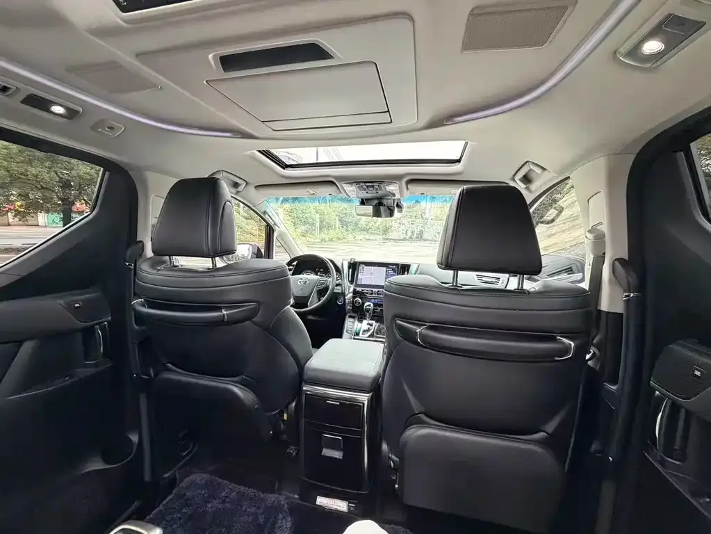 Toyota Vellfire — фото 6