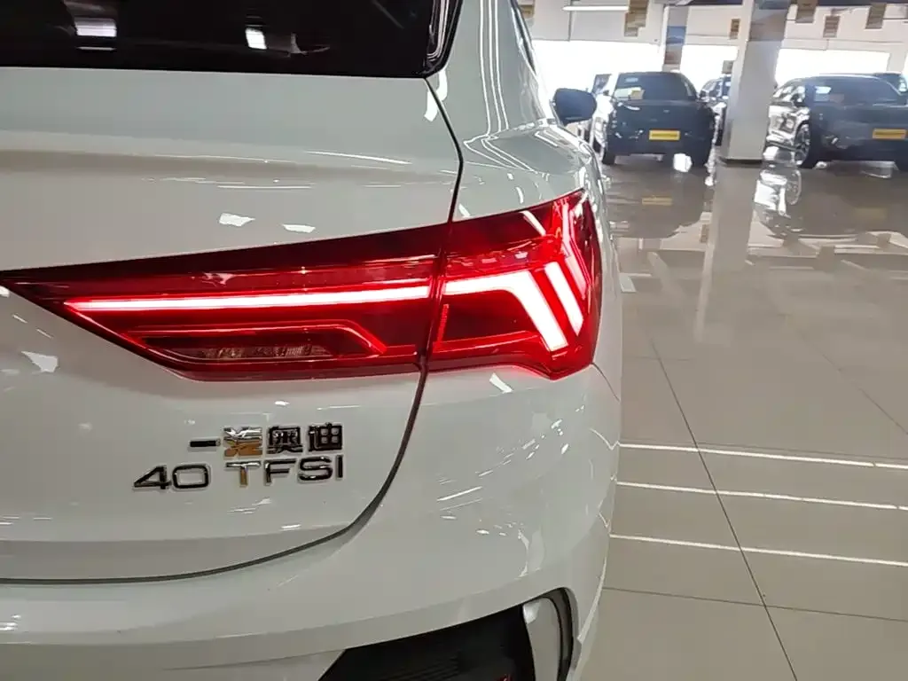 Audi Q3 Sportback — фото 2