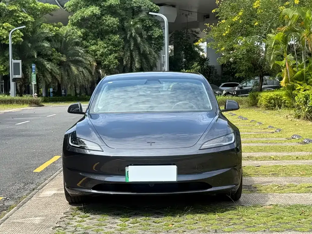 Tesla Model 3 — фото 7