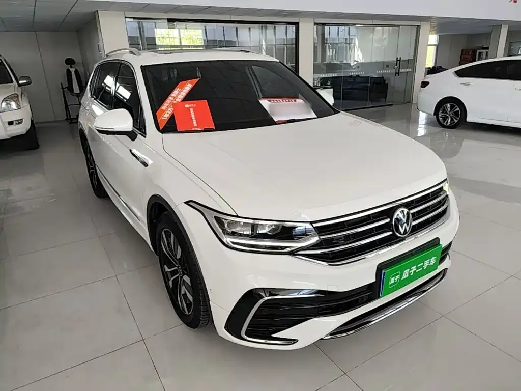 Volkswagen Tiguan L — фото 6