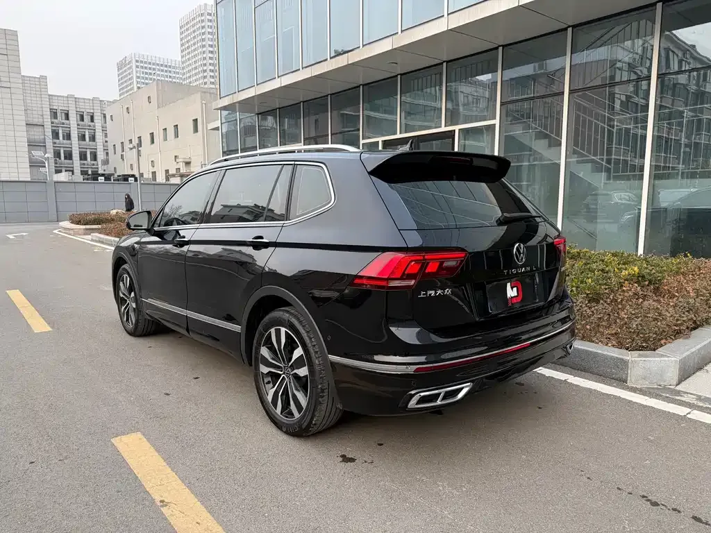 Volkswagen Tiguan L — фото 4