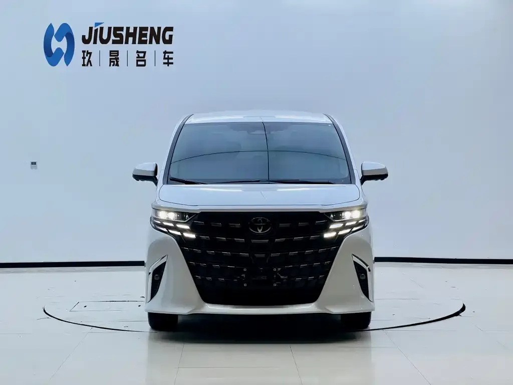 Toyota Alphard — фото 4