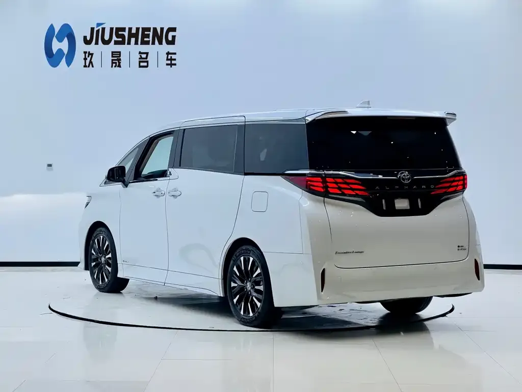 Toyota Alphard — фото 6