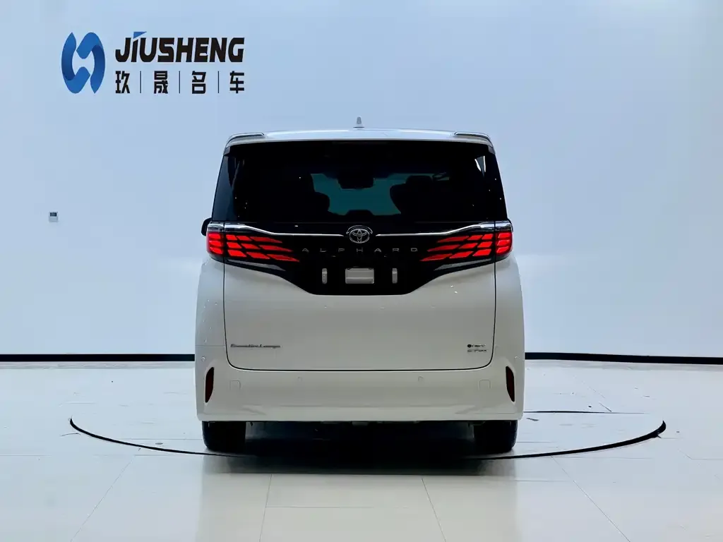Toyota Alphard — фото 10