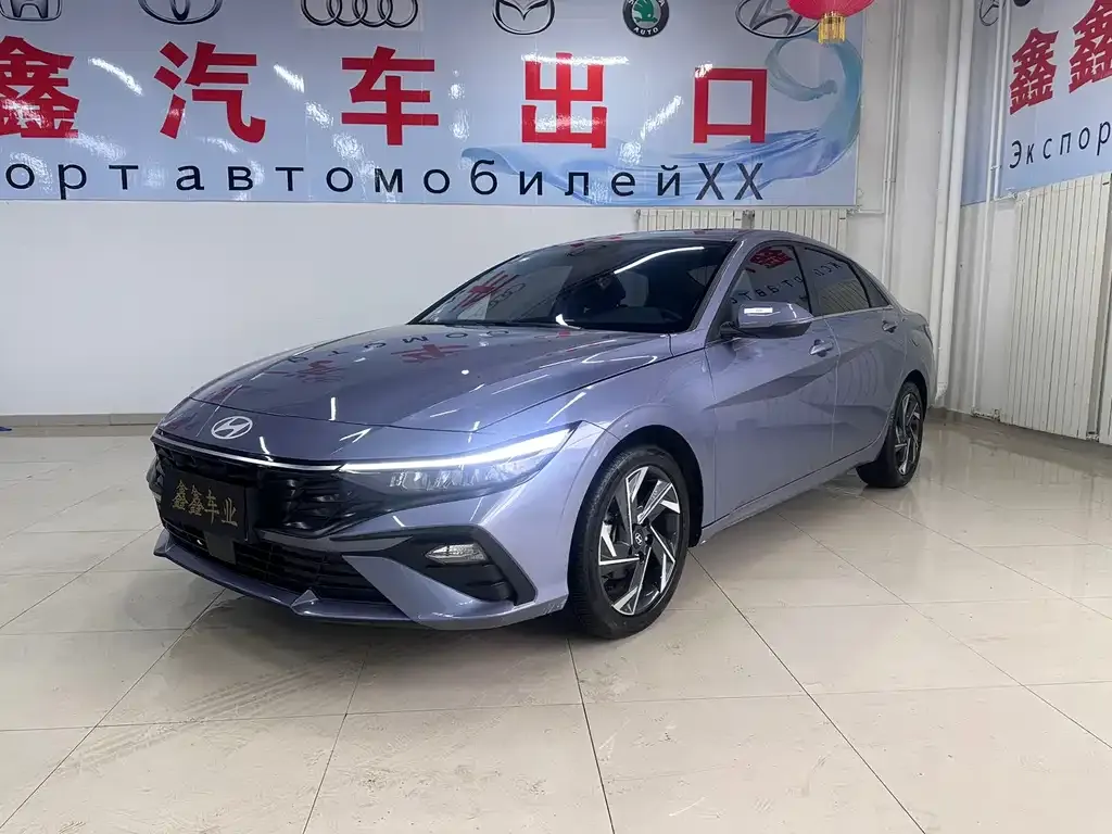 Hyundai Elantra — фото 1