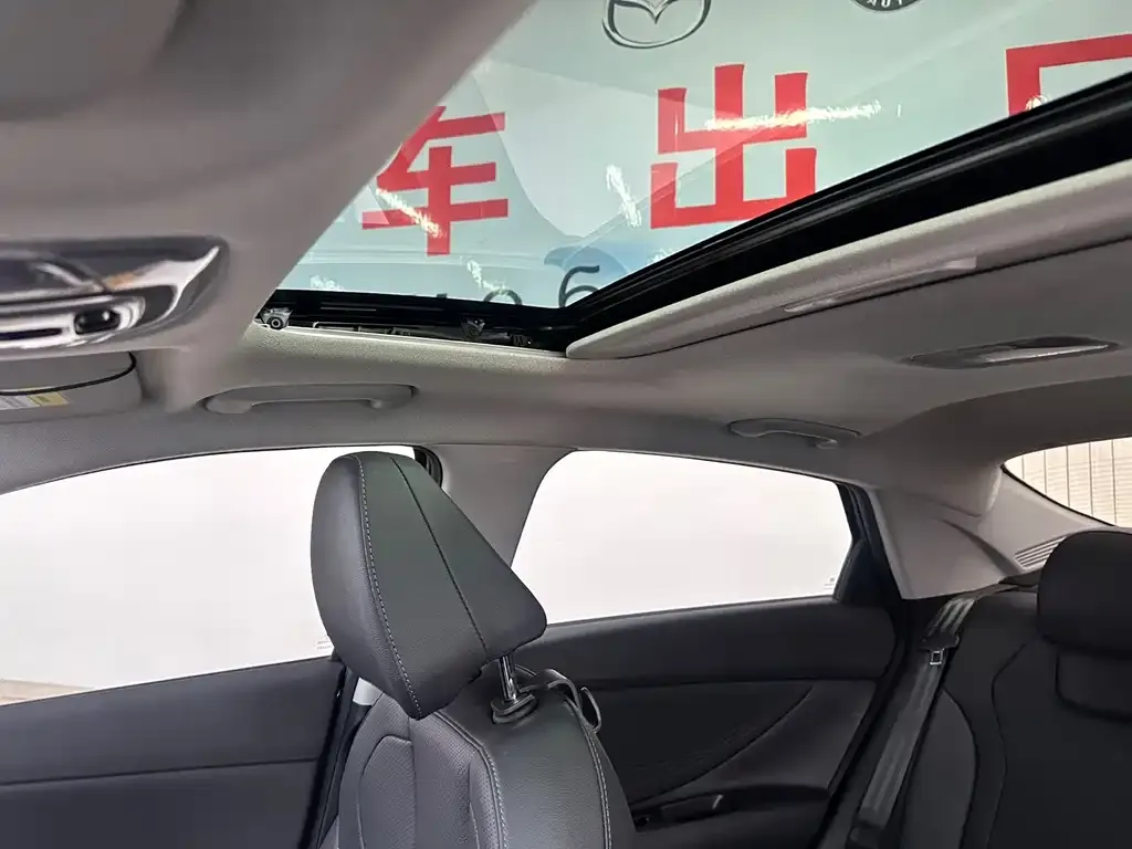 Hyundai Elantra — фото 8