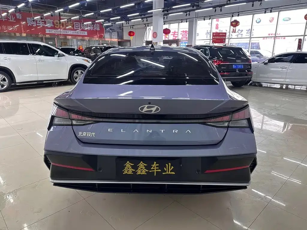 Hyundai Elantra — фото 2