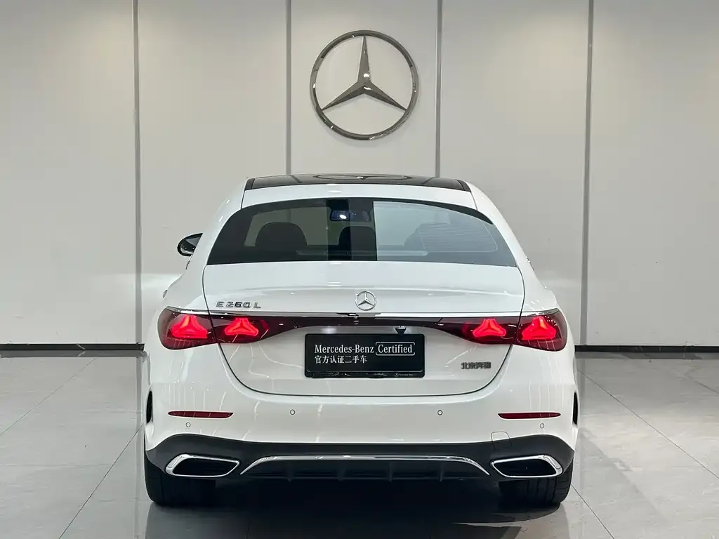 Mercedes-Benz E-Class — фото 6
