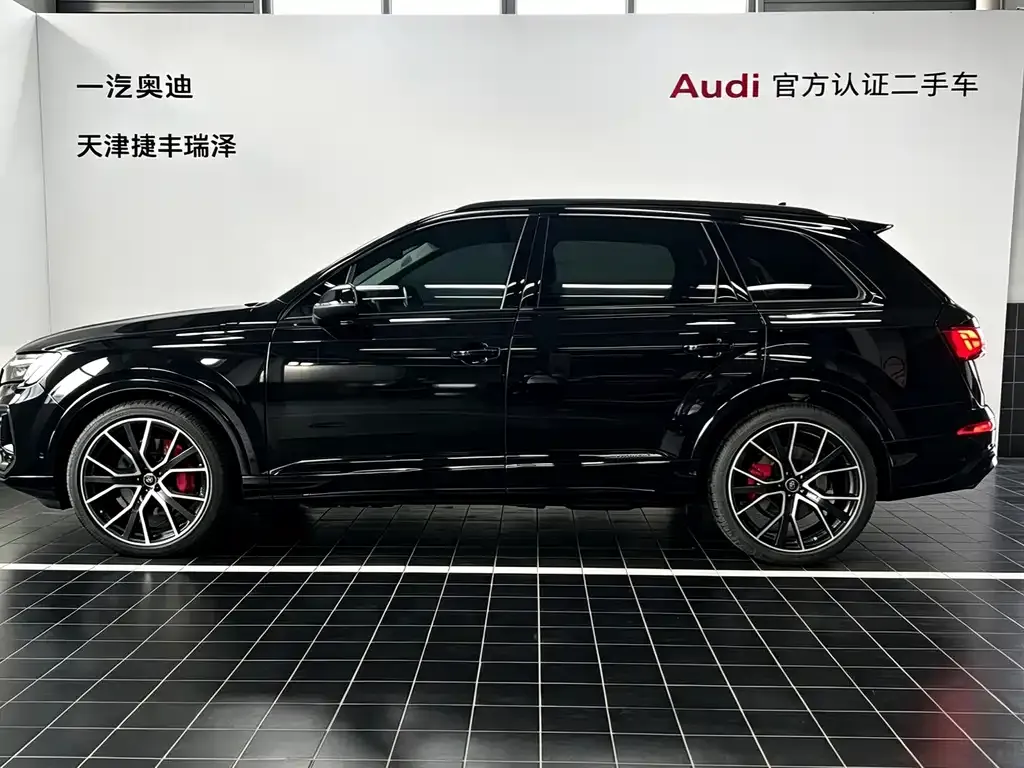 Audi Q7 — фото 7