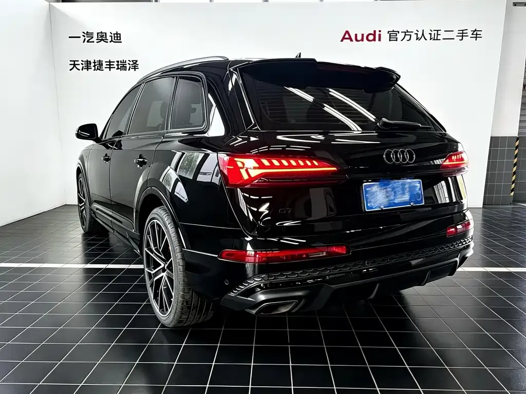 Audi Q7 — фото 3