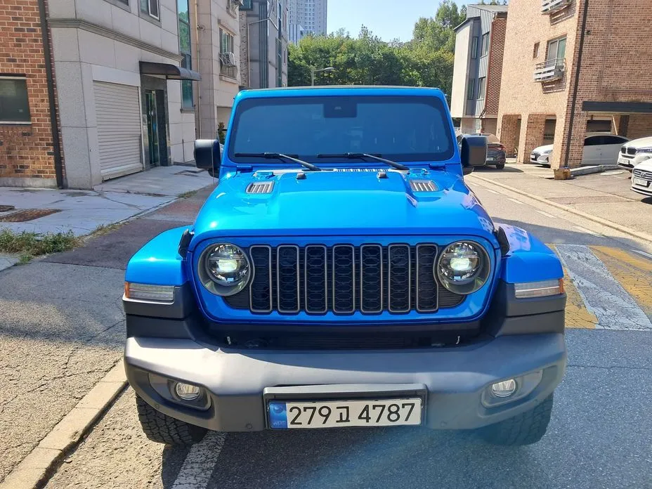 Jeep Wrangler — фото 1