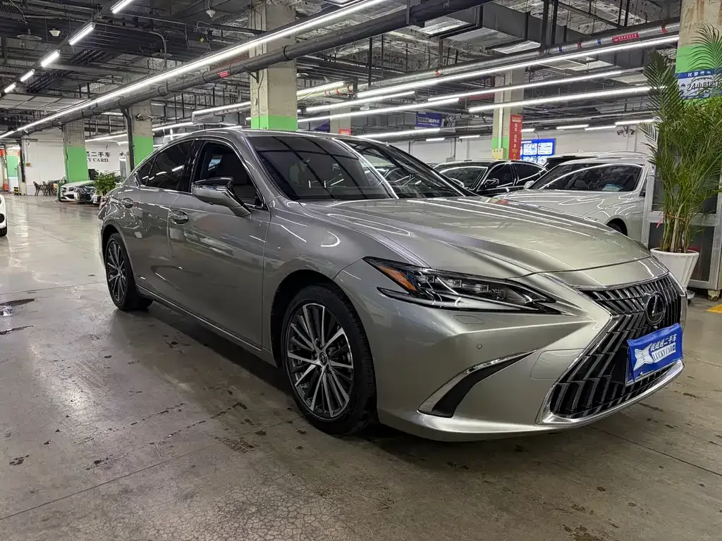 Lexus ES — фото 3