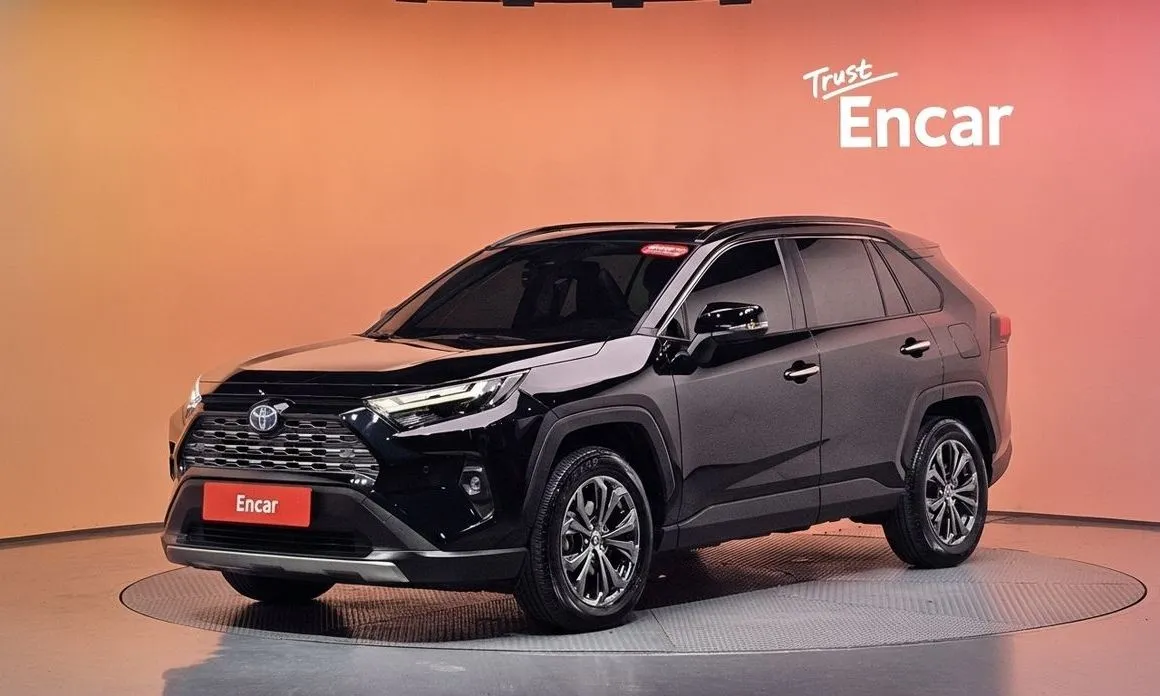 Toyota RAV4 — фото 1
