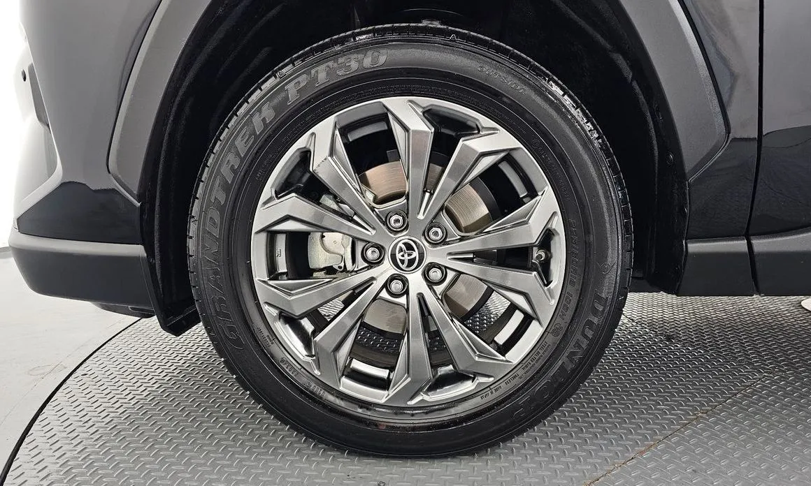 Toyota RAV4 — фото 10