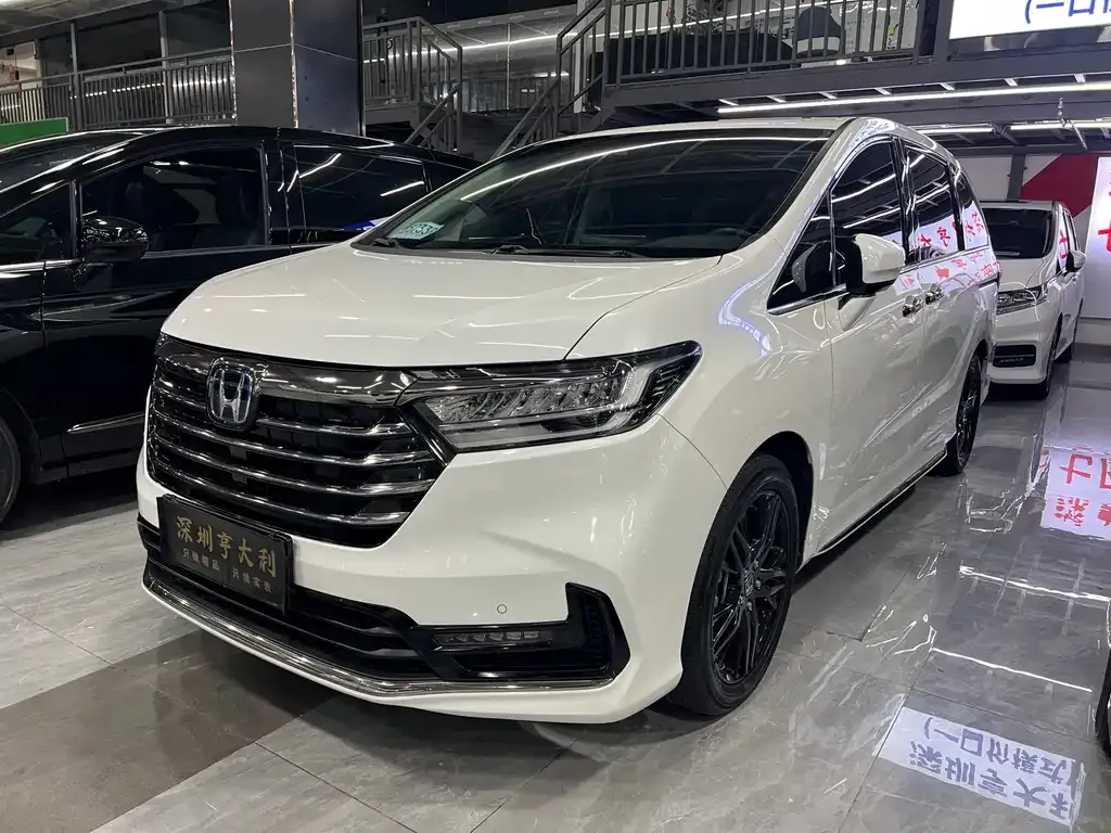 Honda Odyssey — фото 1