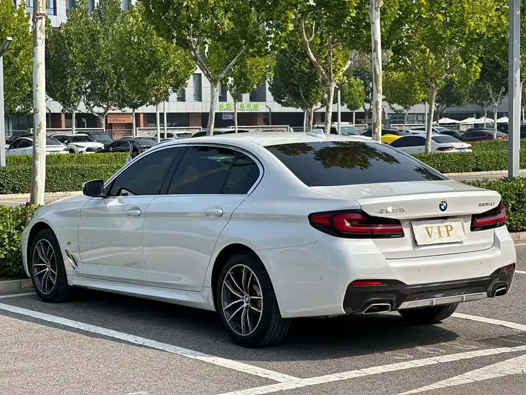 BMW 5 Series — фото 5