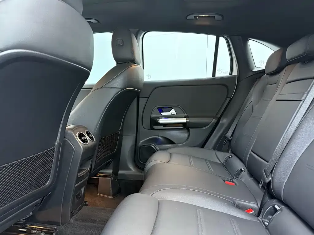 Mercedes-Benz GLA — фото 6