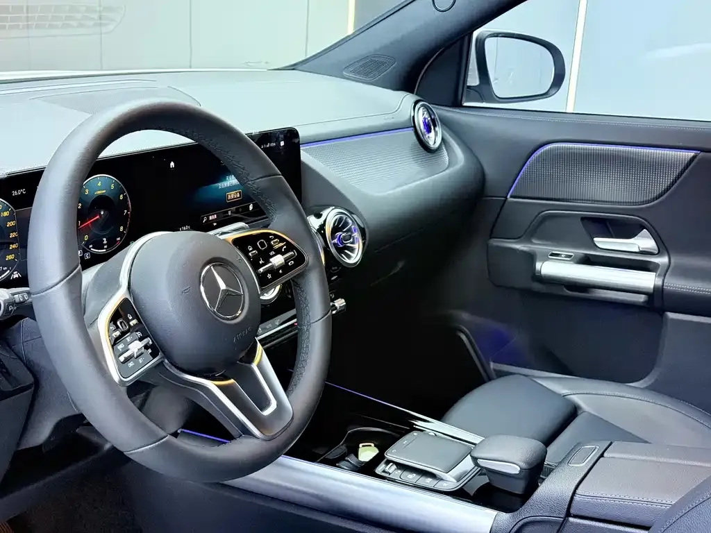 Mercedes-Benz GLA — фото 10