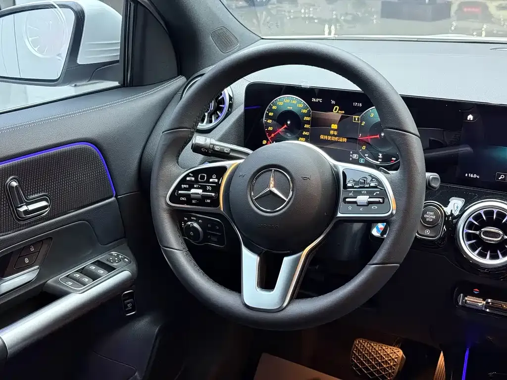 Mercedes-Benz GLA — фото 5