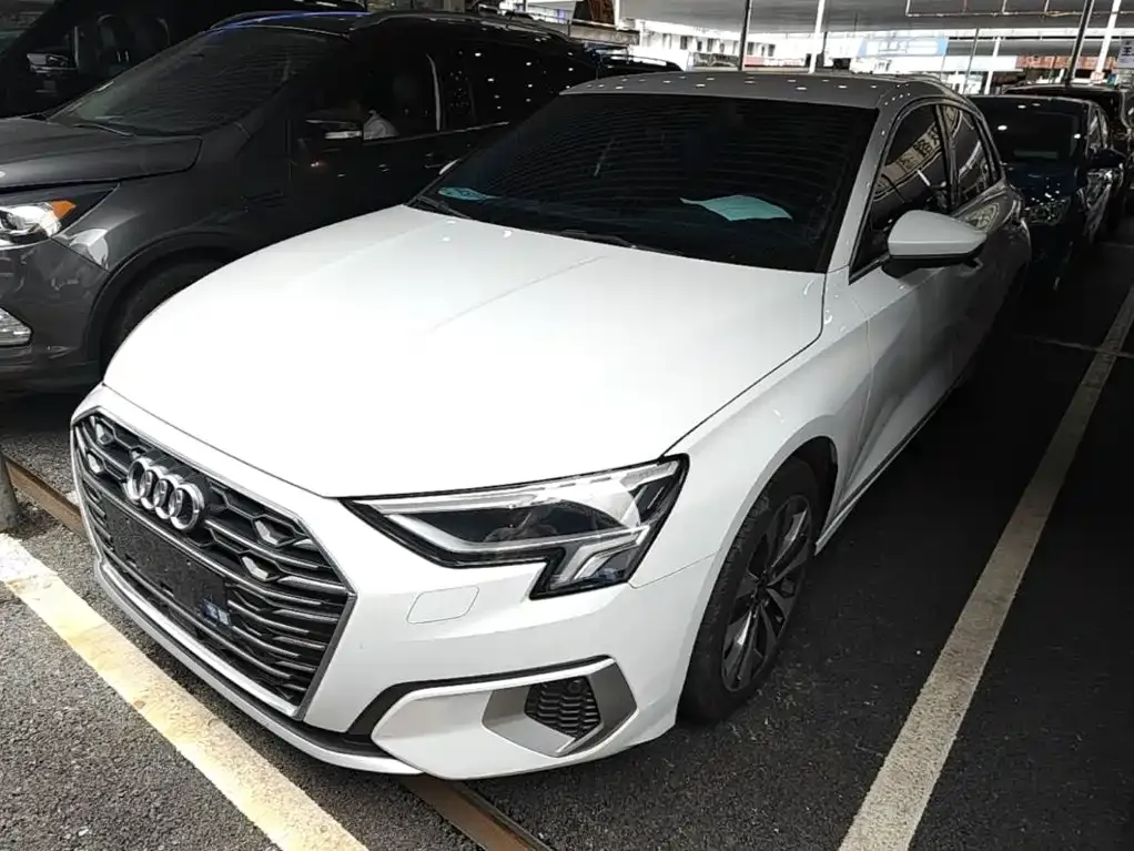 Audi A3 — фото 1