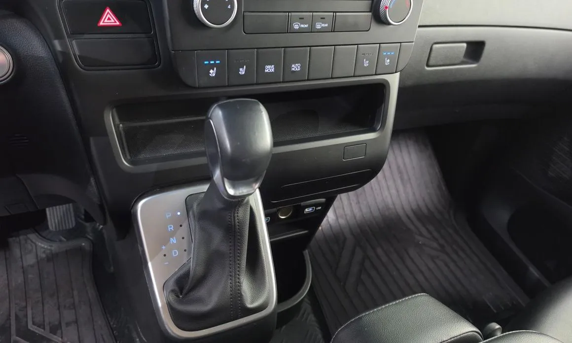 Hyundai Staria — фото 3