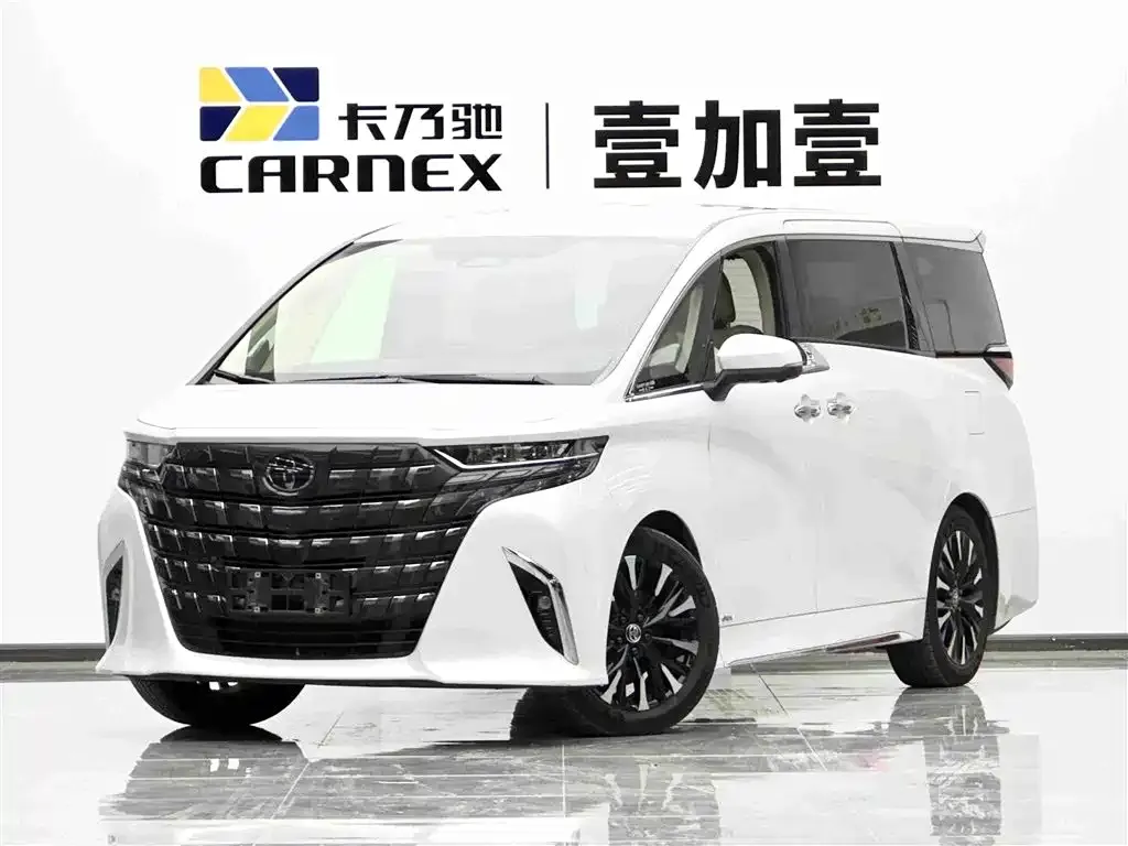 Toyota Alphard — фото 1