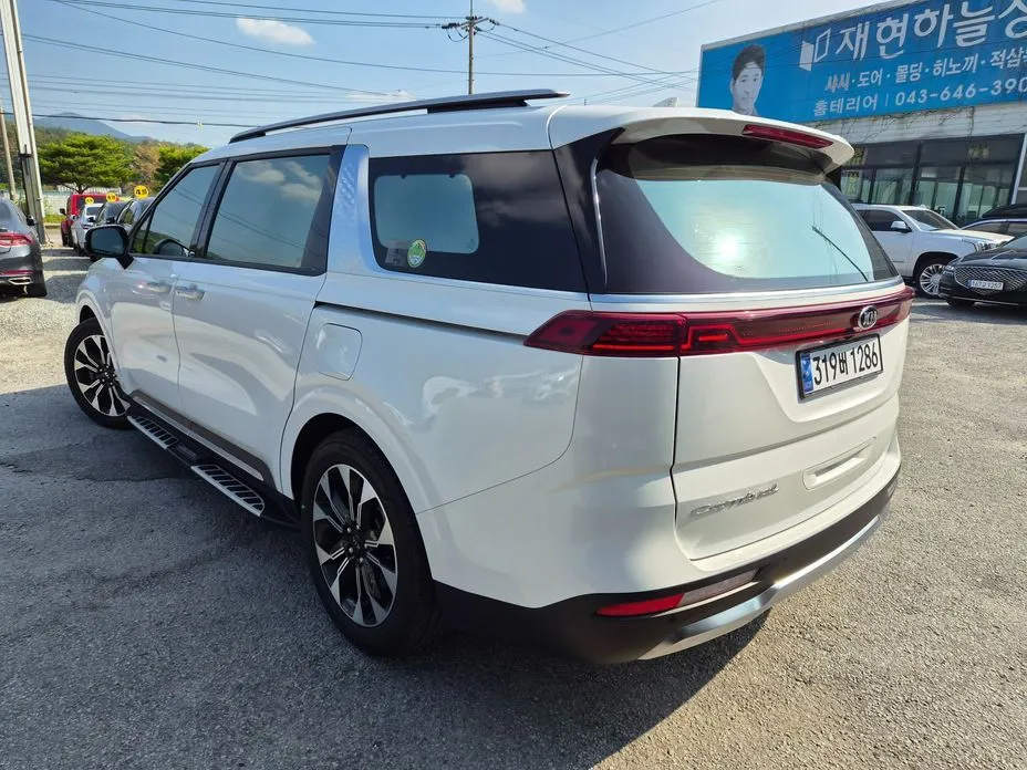 Kia Carnival — фото 5