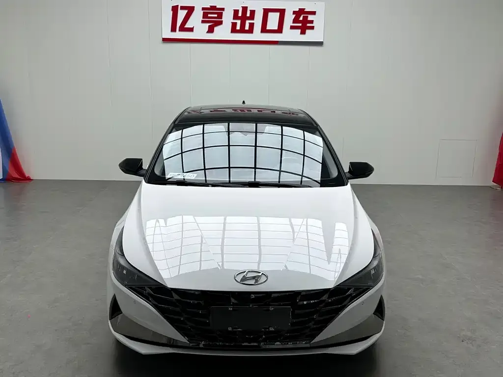 Hyundai Elantra — фото 3