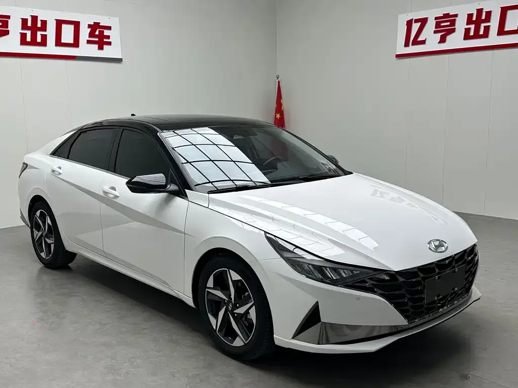 Hyundai Elantra — фото 2