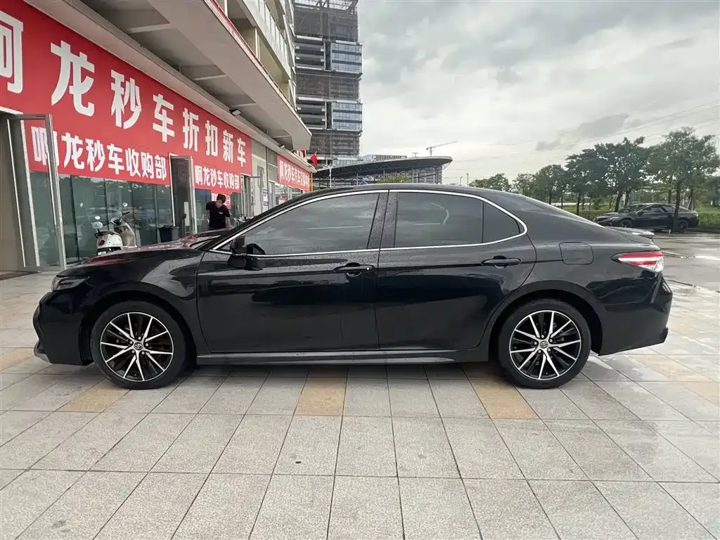 Toyota Camry — фото 6