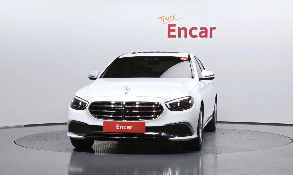 Mercedes-Benz E-Class — фото 10