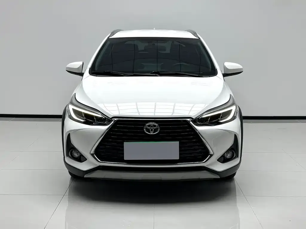Toyota Yaris L — фото 3