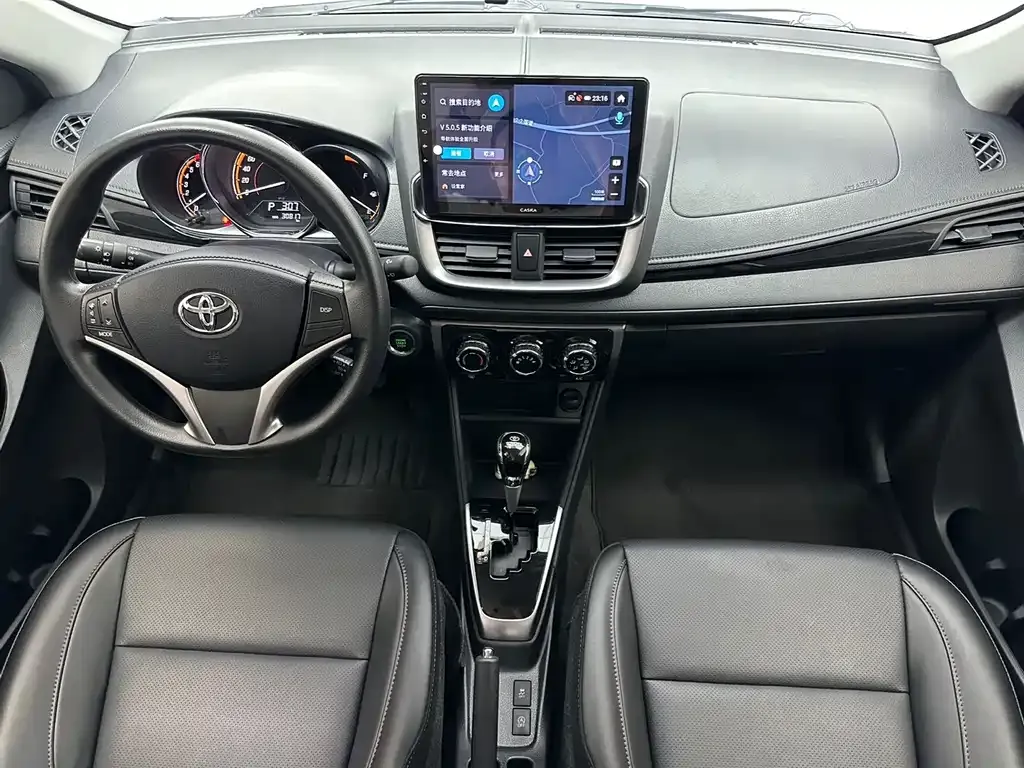 Toyota Yaris L — фото 9