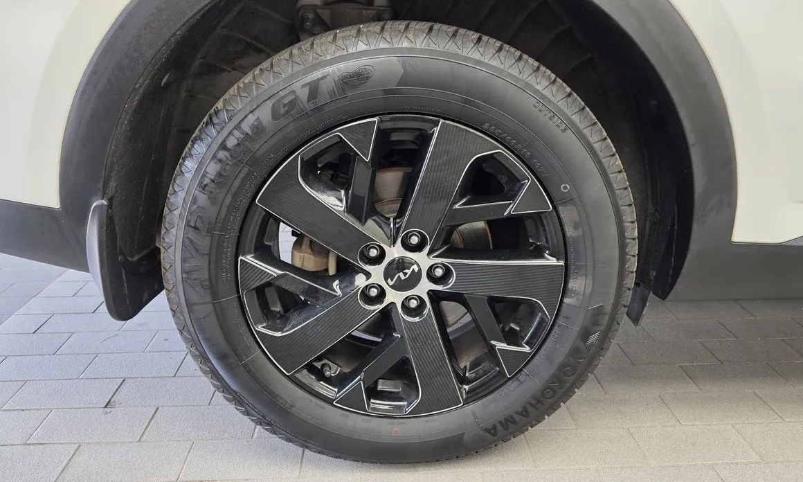 Kia Sorento — фото 7