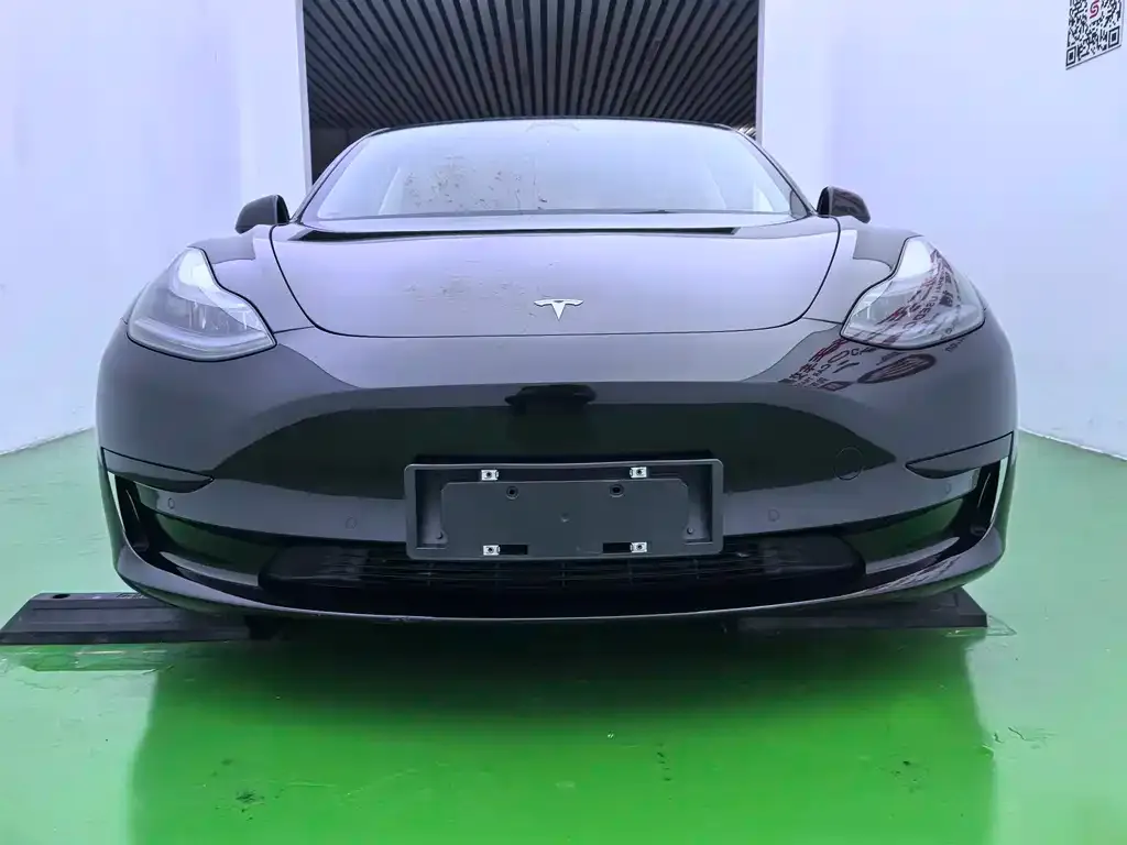 Tesla Model 3 — фото 4