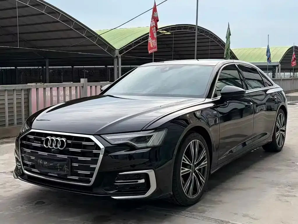 Audi A6L — фото 1