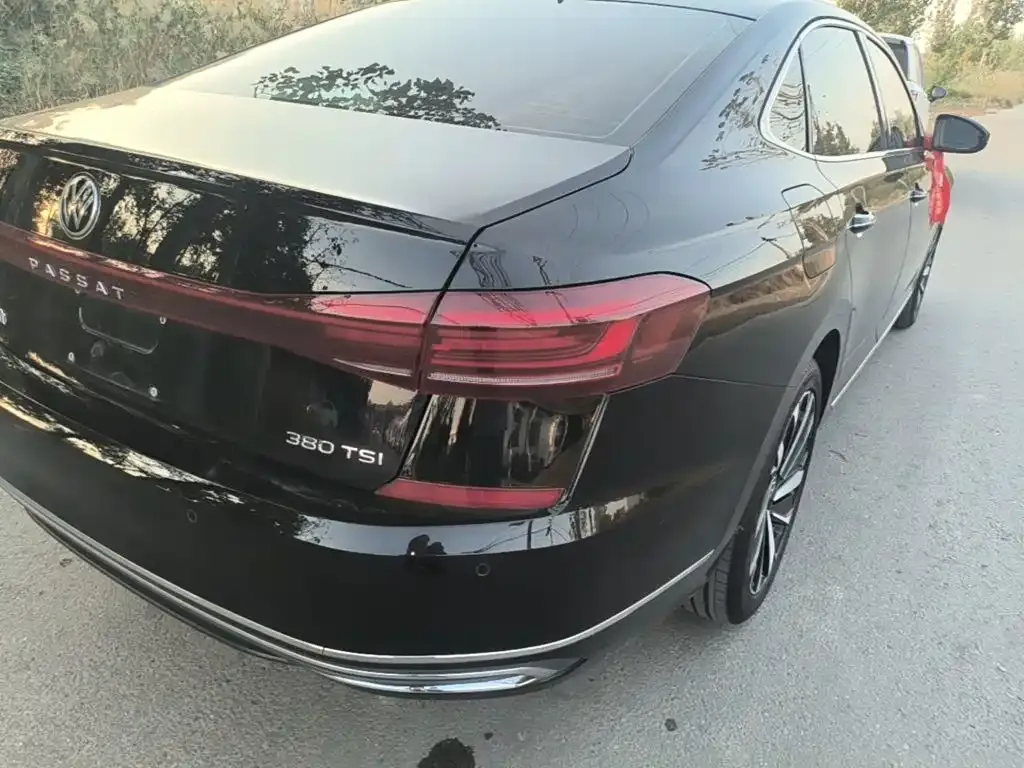 Volkswagen Passat — фото 6