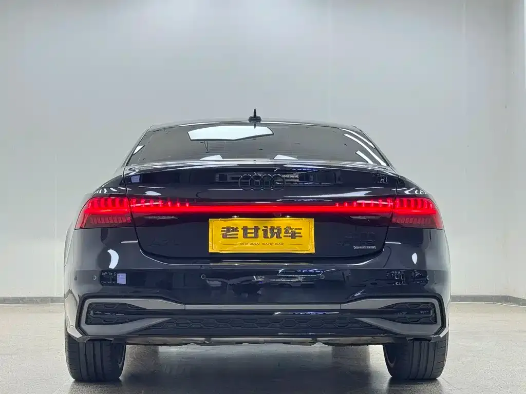 Audi A7L — фото 2