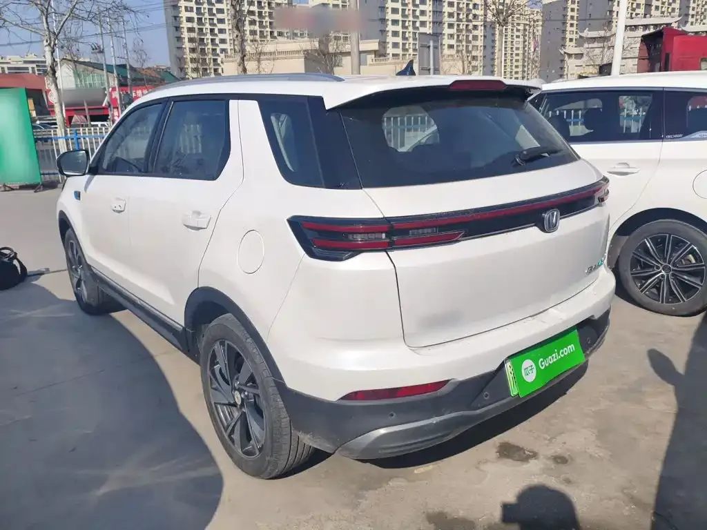 Changan CS55 EV — фото 10