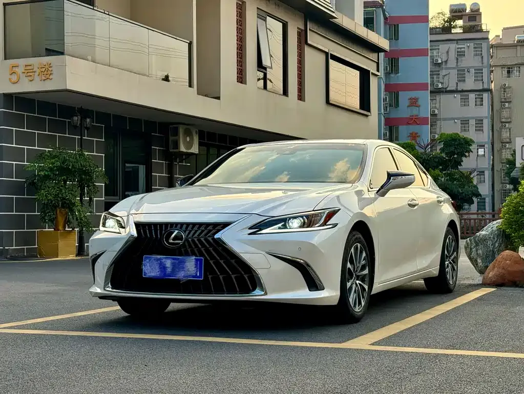 Lexus ES — фото 3