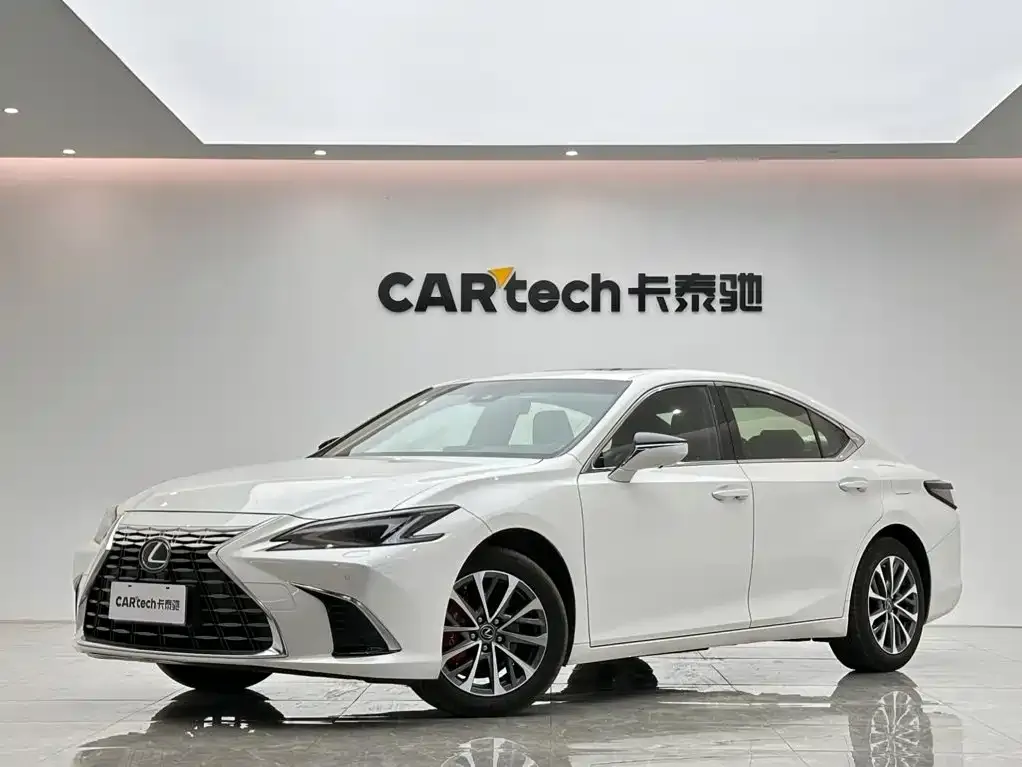 Lexus ES — фото 1