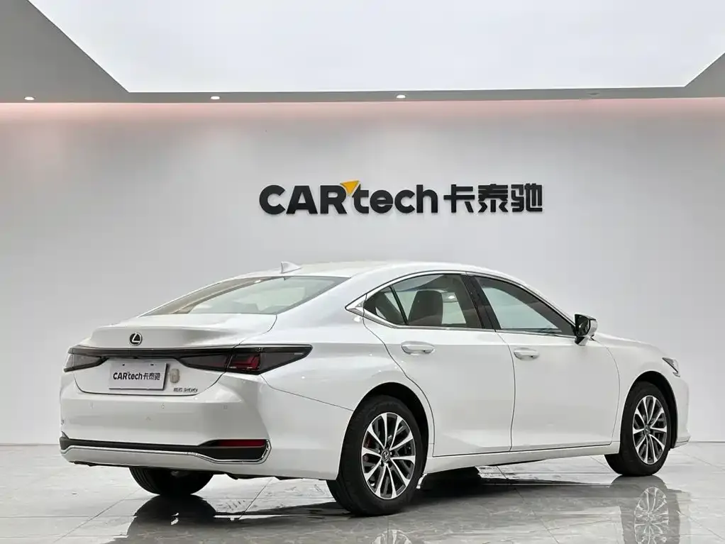 Lexus ES — фото 2