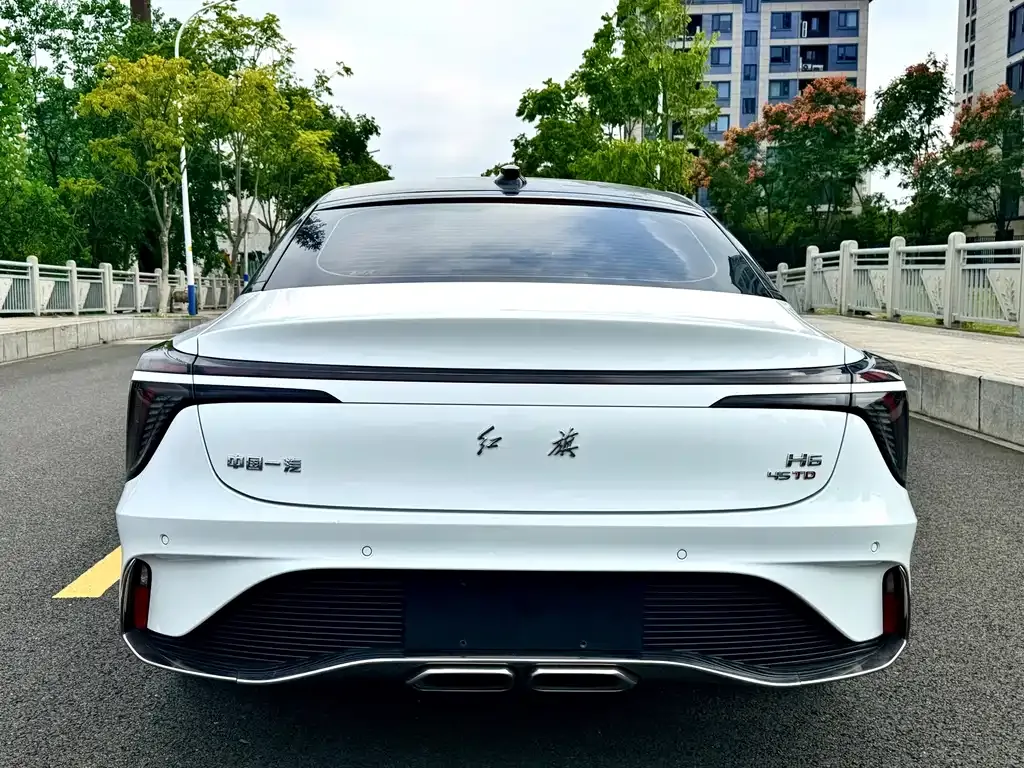 Hongqi H6 — фото 2