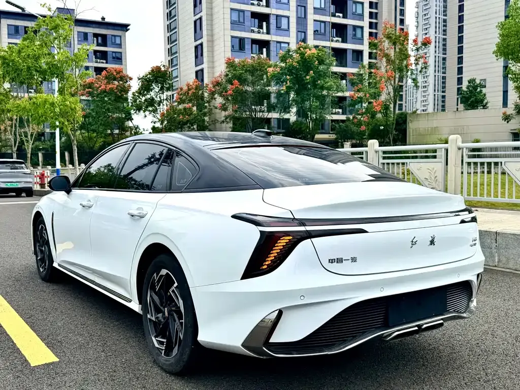 Hongqi H6 — фото 10